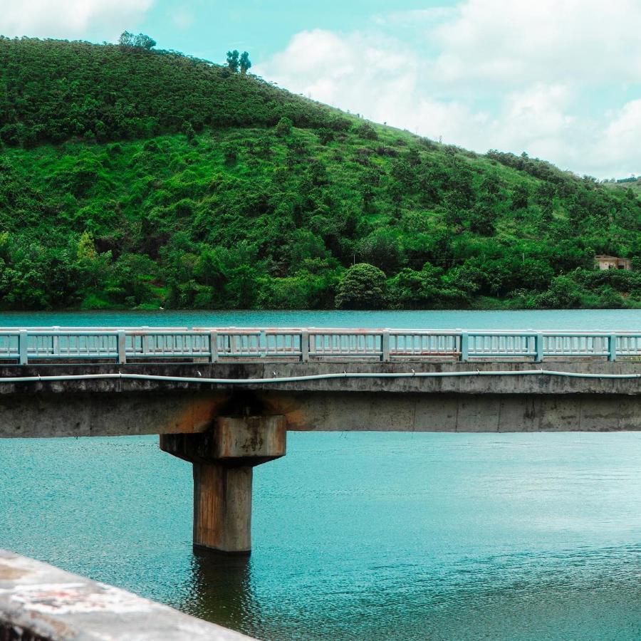 Отель Nha Bao La - Ho Dak Long Thuong Баолок Экстерьер фото